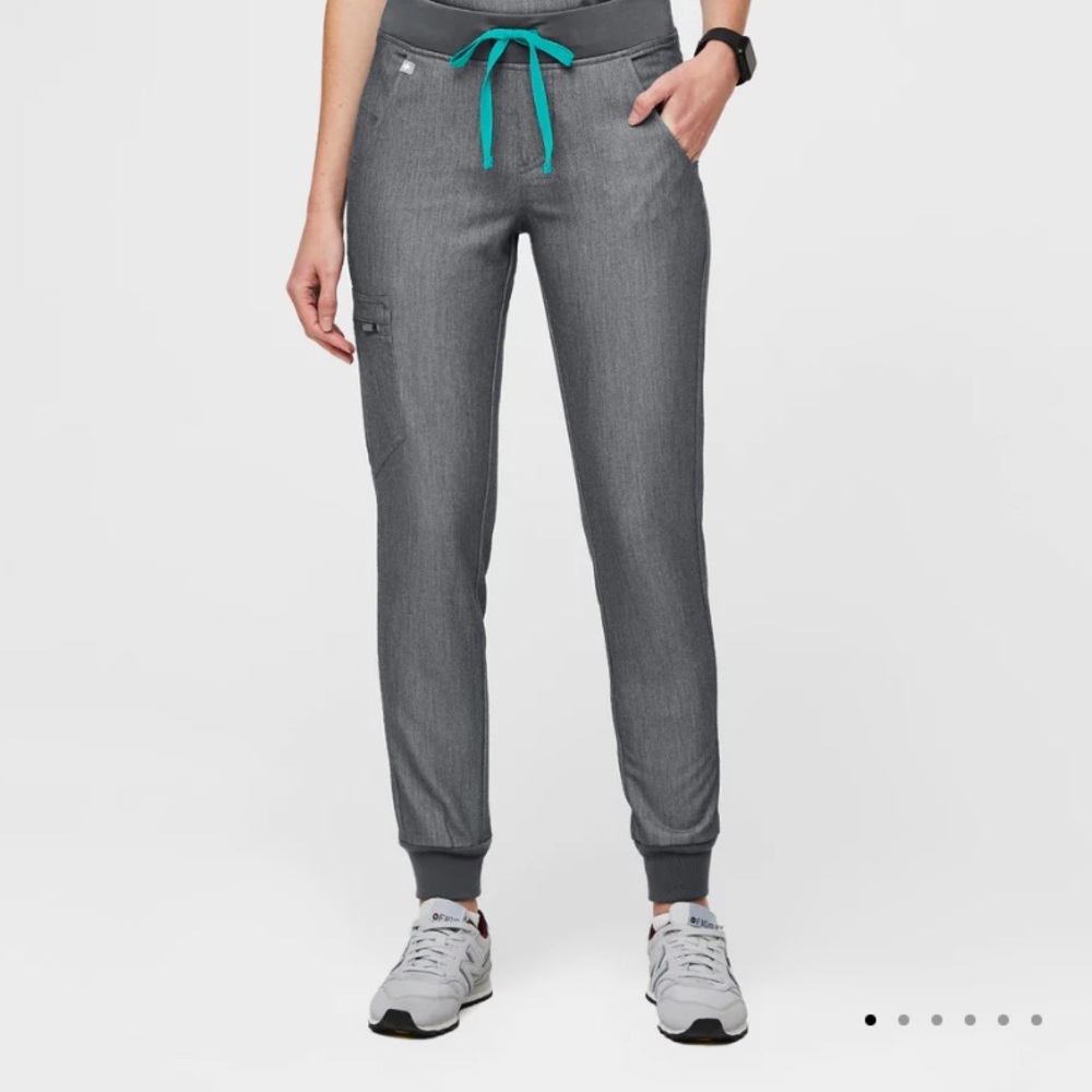 NWT FIGS Zamora Joggers Graphite XS petite